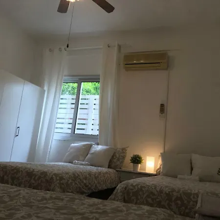 Renees Holiday House *