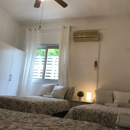 Renees Holiday House 度假居 沃罗里尼