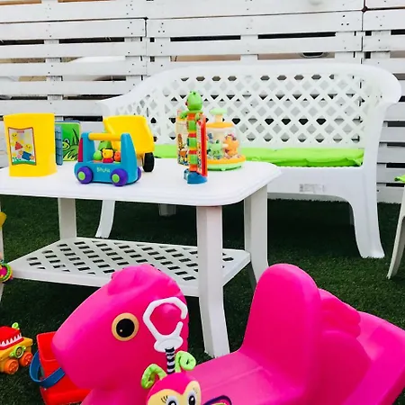 Renees Holiday House