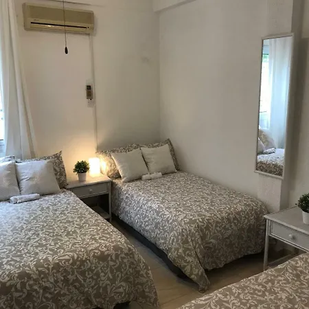 Renees Holiday House *